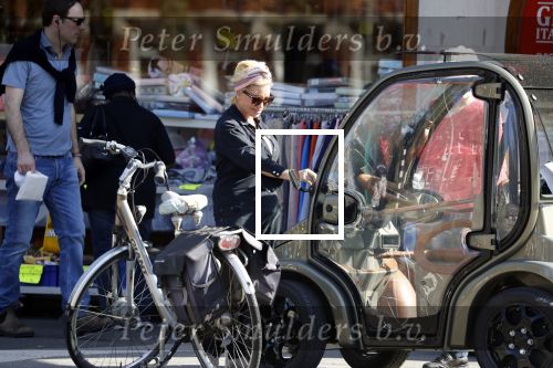 Amsterdam 18 april 2018
Connie Witteman met Janny ( haar steun en toeverlaat al meer dan 30 jaar) in haar Biro Karretje