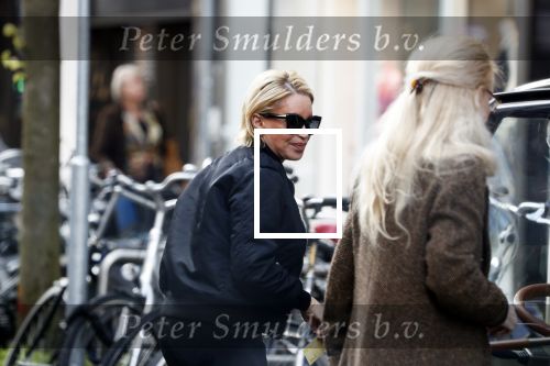 Amsterdam 25 april 2018
Connie Witteman in haar karretje op de pc hooftstraat