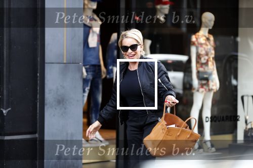 Amsterdam 25 april 2018
Connie Witteman in haar karretje op de pc hooftstraat