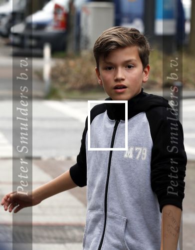 Hamburg 13 april 2018
Sylvie Meis viert haar 40e verjaardag oa met haar vader en moeder en haar broer Daniel. Ze gingen smiddags lunchen in Restaurant Daniel en s avonds was het feest in hotel Radisson Blue in Hamburg. Damian v d Vaart