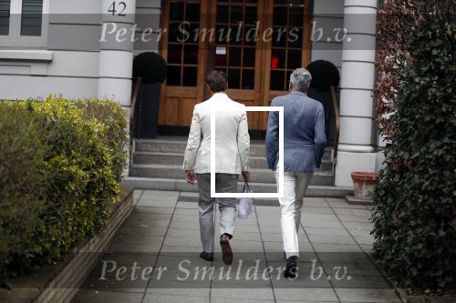 Hamburg 13 april 2018
Sylvie Meis viert haar 40e verjaardag oa met haar vader en moeder en haar broer Daniel. Ze gingen smiddags lunchen in Restaurant Daniel en s avonds was het feest in hotel Radisson Blue in Hamburg.