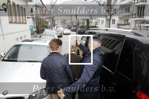 Hamburg 13 april 2018
Sylvie Meis viert haar 40e verjaardag oa met haar vader en moeder en haar broer Daniel. Ze gingen smiddags lunchen in Restaurant Daniel en s avonds was het feest in hotel Radisson Blue in Hamburg.