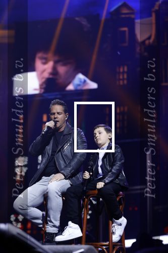 Amsterdam 14 april 2018
Heel holland zingt Hazes in het ziggo dome met oa Andre Hazes Jr Jeroen v d Boom Xander de Buisonje Roxeanne Hazes (zwanger) Peter Beense Trijntje Oosterhuis Danny de Munk Silver Metz en Barry Hay.