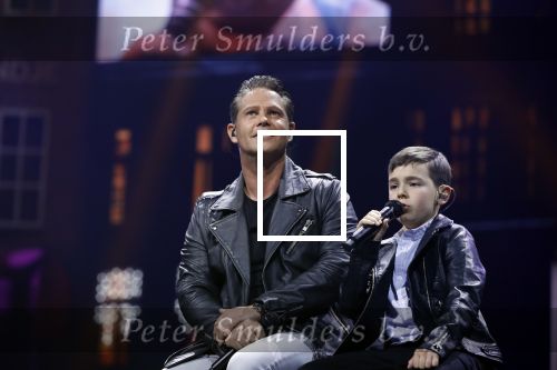 Amsterdam 14 april 2018
Heel holland zingt Hazes in het ziggo dome met oa Andre Hazes Jr Jeroen v d Boom Xander de Buisonje Roxeanne Hazes (zwanger) Peter Beense Trijntje Oosterhuis Danny de Munk Silver Metz en Barry Hay.