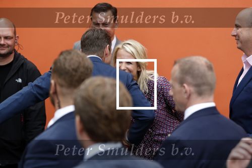 Groningen 27 april 2018
Koningsdag in Groningen met Koning Willem Alexander Koningin Maxima prinses Amalia Arian Alexia . Verder ook aanwezig Prins Maurits Prinses Marilene Prins Bernhard Prinses Annette Prins Floris Prinses Aimee en prins Pieter Christiaan. Dionne Stax en Bertus Holkema