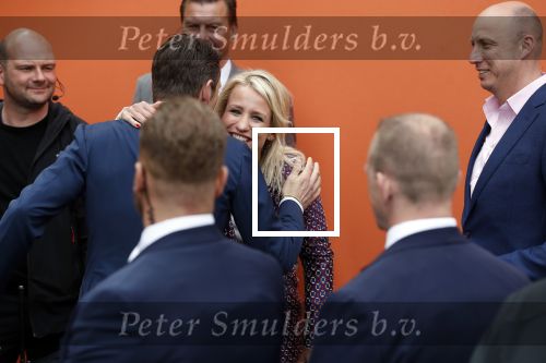 Groningen 27 april 2018
Koningsdag in Groningen met Koning Willem Alexander Koningin Maxima prinses Amalia Arian Alexia . Verder ook aanwezig Prins Maurits Prinses Marilene Prins Bernhard Prinses Annette Prins Floris Prinses Aimee en prins Pieter Christiaan. Dionne Stax en Bertus Holkema
