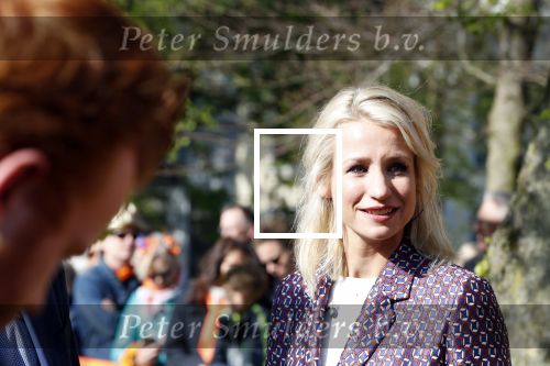Groningen 27 april 2018
Koningsdag in Groningen met Koning Willem Alexander Koningin Maxima prinses Amalia Arian Alexia . Verder ook aanwezig Prins Maurits Prinses Marilene Prins Bernhard Prinses Annette Prins Floris Prinses Aimee en prins Pieter Christiaan. Dionne Stax en Bertus Holkema