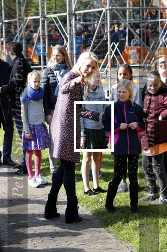 Groningen 27 april 2018
Koningsdag in Groningen met Koning Willem Alexander Koningin Maxima prinses Amalia Arian Alexia . Verder ook aanwezig Prins Maurits Prinses Marilene Prins Bernhard Prinses Annette Prins Floris Prinses Aimee en prins Pieter Christiaan. Dionne Stax en Bertus Holkema