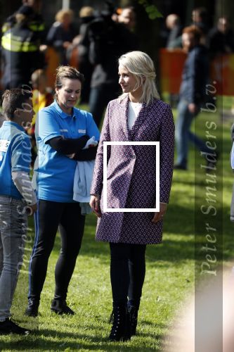 Groningen 27 april 2018
Koningsdag in Groningen met Koning Willem Alexander Koningin Maxima prinses Amalia Arian Alexia . Verder ook aanwezig Prins Maurits Prinses Marilene Prins Bernhard Prinses Annette Prins Floris Prinses Aimee en prins Pieter Christiaan. Dionne Stax en Bertus Holkema