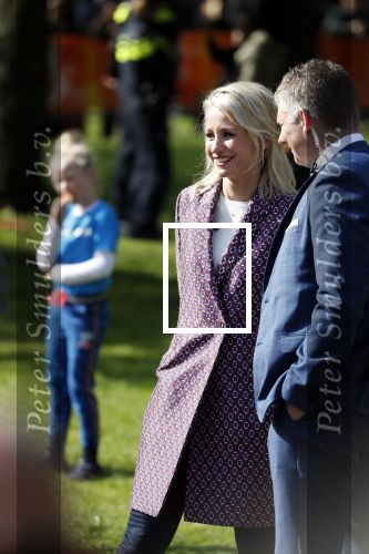 Groningen 27 april 2018
Koningsdag in Groningen met Koning Willem Alexander Koningin Maxima prinses Amalia Arian Alexia . Verder ook aanwezig Prins Maurits Prinses Marilene Prins Bernhard Prinses Annette Prins Floris Prinses Aimee en prins Pieter Christiaan. Dionne Stax en Bertus Holkema