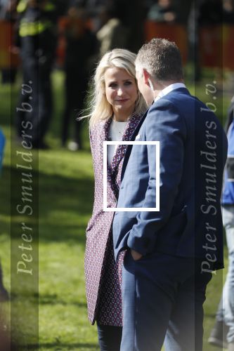 Groningen 27 april 2018
Koningsdag in Groningen met Koning Willem Alexander Koningin Maxima prinses Amalia Arian Alexia . Verder ook aanwezig Prins Maurits Prinses Marilene Prins Bernhard Prinses Annette Prins Floris Prinses Aimee en prins Pieter Christiaan. Dionne Stax en Bertus Holkema
