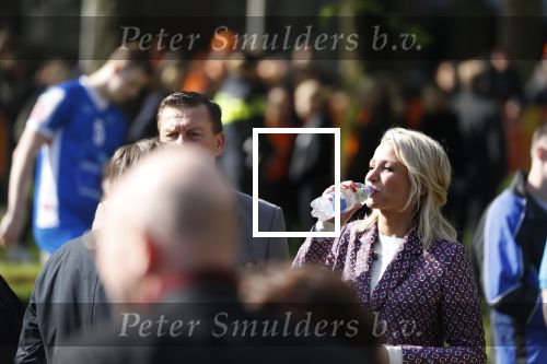 Groningen 27 april 2018
Koningsdag in Groningen met Koning Willem Alexander Koningin Maxima prinses Amalia Arian Alexia . Verder ook aanwezig Prins Maurits Prinses Marilene Prins Bernhard Prinses Annette Prins Floris Prinses Aimee en prins Pieter Christiaan. Dionne Stax en Bertus Holkema