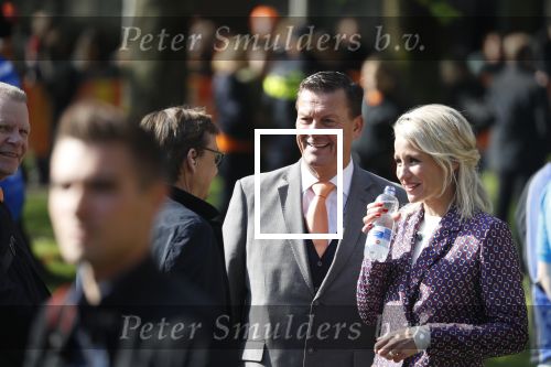 Groningen 27 april 2018
Koningsdag in Groningen met Koning Willem Alexander Koningin Maxima prinses Amalia Arian Alexia . Verder ook aanwezig Prins Maurits Prinses Marilene Prins Bernhard Prinses Annette Prins Floris Prinses Aimee en prins Pieter Christiaan. Dionne Stax en Bertus Holkema