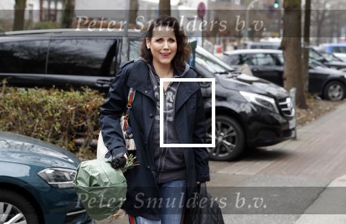 Hamburg 13 april 2018
Sylvie Meis viert haar 40e verjaardag oa met haar vader en moeder en haar broer Daniel. Ze gingen smiddags lunchen in Restaurant Daniel en s avonds was het feest in hotel Radisson Blue in Hamburg. Doerte Baer ( de oppas van Damian)