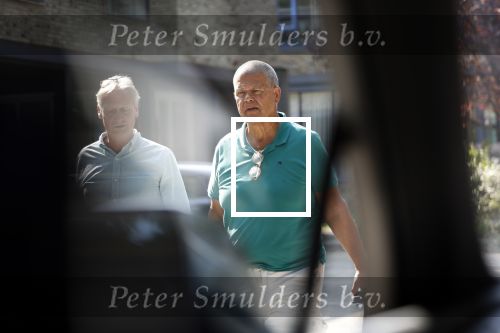Hilversum 9 mei 2018
Emile Ratelband mag hier onder begeleiding zijn kinderen zien . Zijn ex Moon brengt de kinderen.