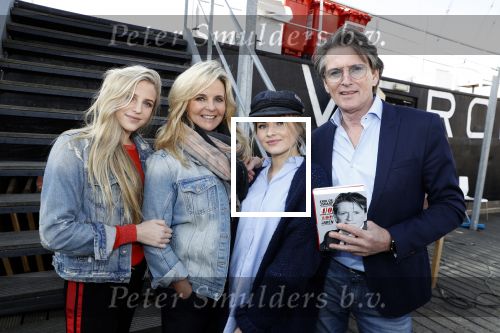 Amsterdam 25 april 2018
Boekpresentatie Erik de Zwart op het oude veronica schip. Erik met zijn vrouw en dochters
