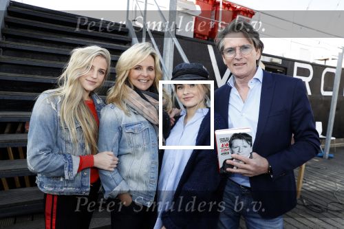 Amsterdam 25 april 2018
Boekpresentatie Erik de Zwart op het oude veronica schip. Erik met zijn vrouw en dochters