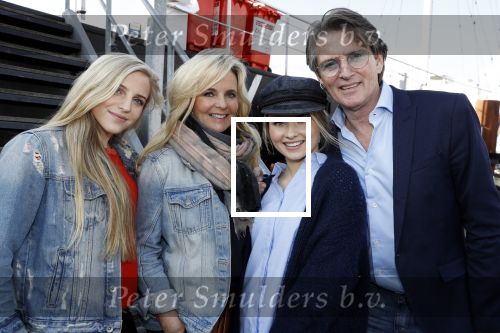 Amsterdam 25 april 2018
Boekpresentatie Erik de Zwart op het oude veronica schip. Erik met zijn vrouw en dochters