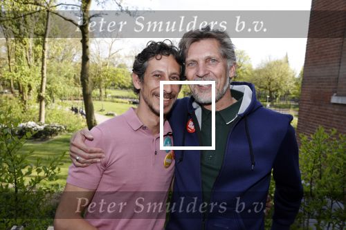 Amsterdam 25 september 2018
Presentatie lâ€™Homo van het blad Linda in Hotel Arena. Linda de Mol reikt het eerste exemplaar uit aan Erwin Olaf Hans v Manen en Hans Klok . Erwin Olaf met partner Kevin ray Edwards