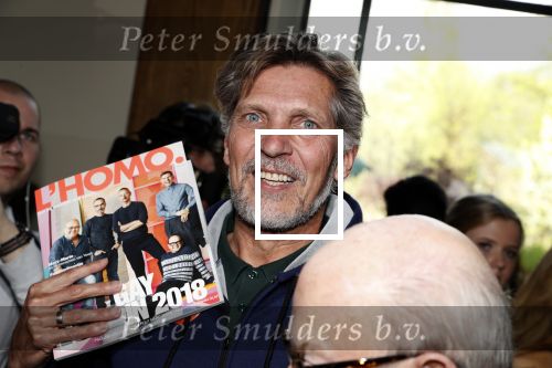 Amsterdam 25 september 2018
Presentatie lâ€™Homo van het blad Linda in Hotel Arena. Linda de Mol reikt het eerste exemplaar uit aan Erwin Olaf Hans v Manen en Hans Klok .