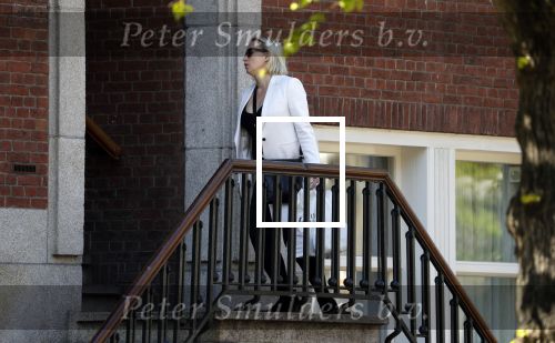 Amsterdam 5 mei 2018
Eva Jinek arriveert bij haar huis.