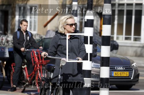 Amsterdam 23 april 2018
Eva Jinek ( zwanger ) gaat met de fiets sporten.