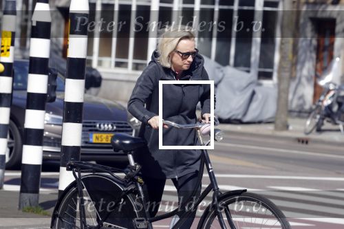 Amsterdam 23 april 2018
Eva Jinek ( zwanger ) gaat met de fiets sporten.