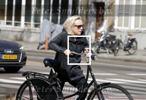 Amsterdam 23 april 2018
Eva Jinek ( zwanger ) gaat met de fiets sporten.