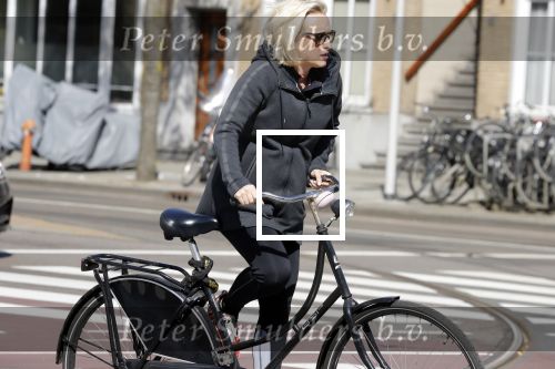 Amsterdam 23 april 2018
Eva Jinek ( zwanger ) gaat met de fiets sporten.