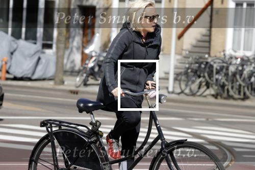 Amsterdam 23 april 2018
Eva Jinek ( zwanger ) gaat met de fiets sporten.