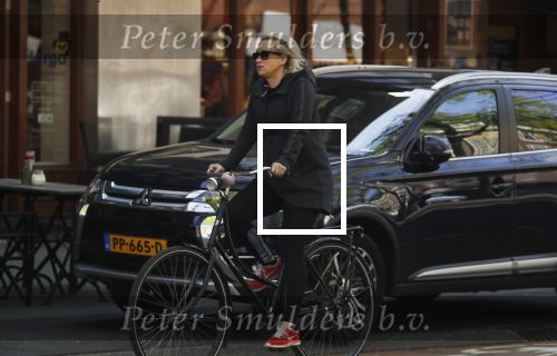 Amsterdam 23 april 2018
Eva Jinek ( zwanger ) gaat met de fiets sporten.