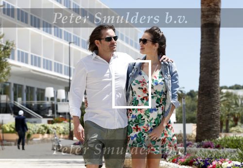 ibiza 29 april 2018
Ferri Somogyi heeft zijn zwangere vriendin Noelle ten huwelijk gevraagd op ibiza. she said YES
