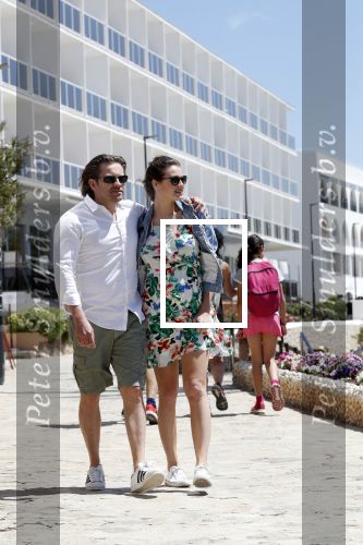 ibiza 29 april 2018
Ferri Somogyi heeft zijn zwangere vriendin Noelle ten huwelijk gevraagd op ibiza. she said YES