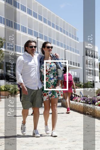ibiza 29 april 2018
Ferri Somogyi heeft zijn zwangere vriendin Noelle ten huwelijk gevraagd op ibiza. she said YES