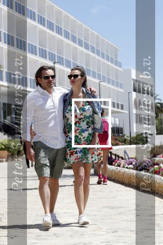 ibiza 29 april 2018
Ferri Somogyi heeft zijn zwangere vriendin Noelle ten huwelijk gevraagd op ibiza. she said YES