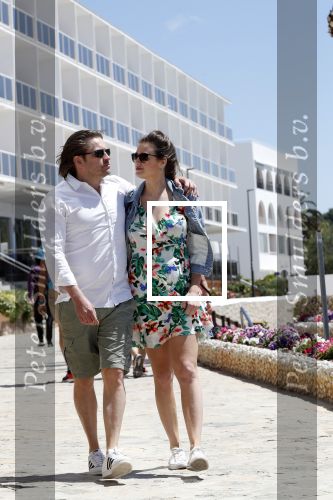 ibiza 29 april 2018
Ferri Somogyi heeft zijn zwangere vriendin Noelle ten huwelijk gevraagd op ibiza. she said YES