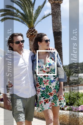 ibiza 29 april 2018
Ferri Somogyi heeft zijn zwangere vriendin Noelle ten huwelijk gevraagd op ibiza. she said YES