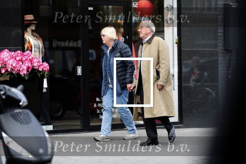 Amsterdam 23 april 2018
Frans Weisglas met zijn vrouw op de beethovenstraat.