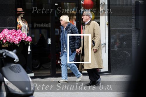 Amsterdam 23 april 2018
Frans Weisglas met zijn vrouw op de beethovenstraat.