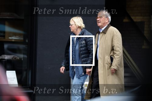 Amsterdam 23 april 2018
Frans Weisglas met zijn vrouw op de beethovenstraat.