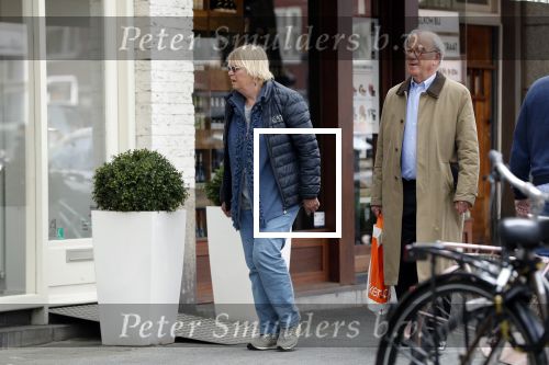 Amsterdam 23 april 2018
Frans Weisglas met zijn vrouw op de beethovenstraat.