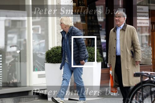 Amsterdam 23 april 2018
Frans Weisglas met zijn vrouw op de beethovenstraat.