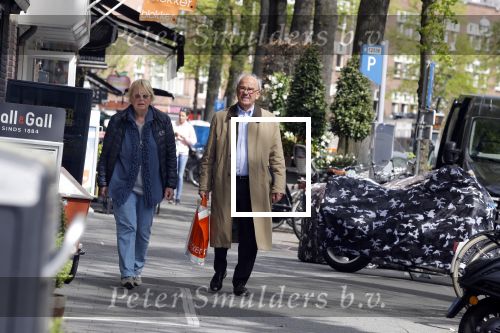 Amsterdam 23 april 2018
Frans Weisglas met zijn vrouw op de beethovenstraat.