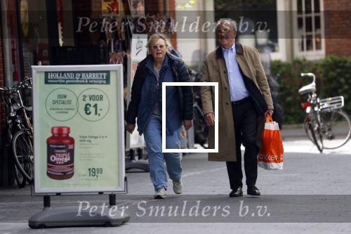 Amsterdam 23 april 2018
Frans Weisglas met zijn vrouw op de beethovenstraat.