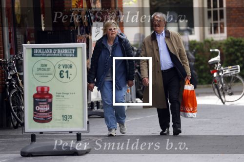 Amsterdam 23 april 2018
Frans Weisglas met zijn vrouw op de beethovenstraat.