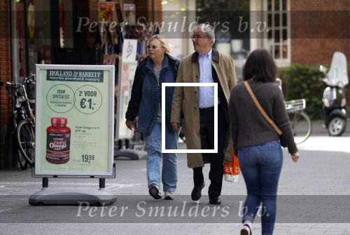 Amsterdam 23 april 2018
Frans Weisglas met zijn vrouw op de beethovenstraat.