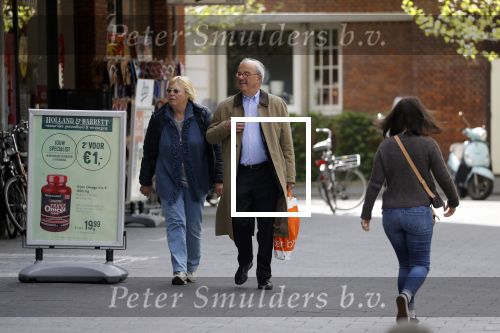 Amsterdam 23 april 2018
Frans Weisglas met zijn vrouw op de beethovenstraat.