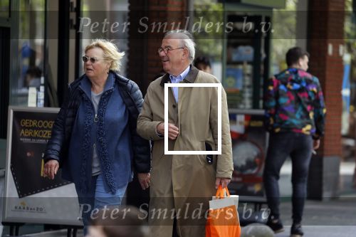 Amsterdam 23 april 2018
Frans Weisglas met zijn vrouw op de beethovenstraat.