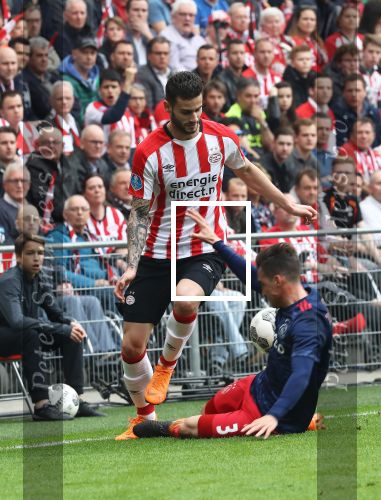 Eindhoven, 15 April 2018
PSV-AJAX, eindstand 3-0 en Landskampioen Seizoen 2017-2018
Gaston Pereiro in duel met Max Wober