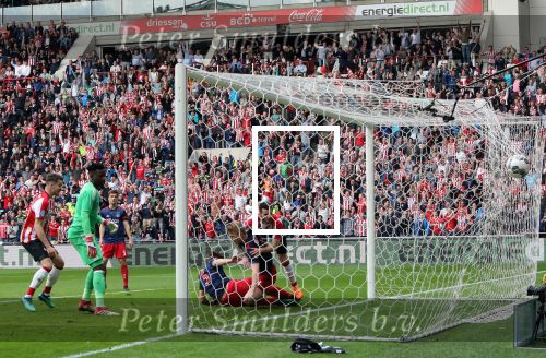 Eindhoven, 15 April 2018
PSV-AJAX, eindstand 3-0 en Landskampioen Seizoen 2017-2018
Gaston Pereiro scoort 1-0